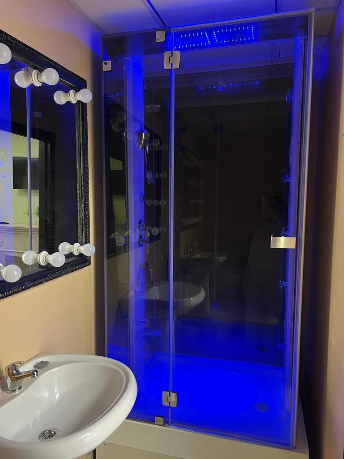 Hostel Krone Gok Zatishok Kijev Kültér fotó