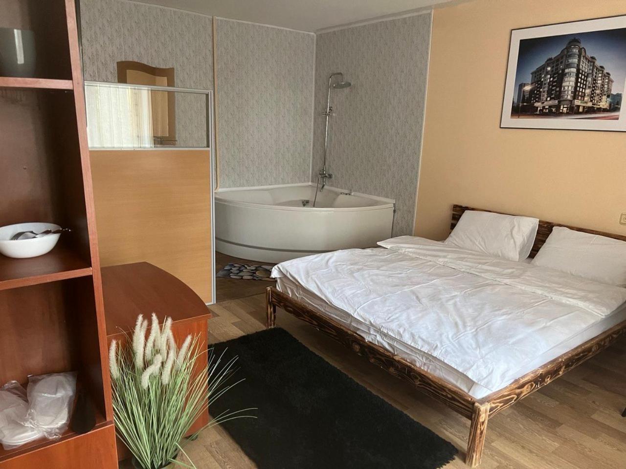 Hostel Krone Gok Zatishok Kijev Kültér fotó