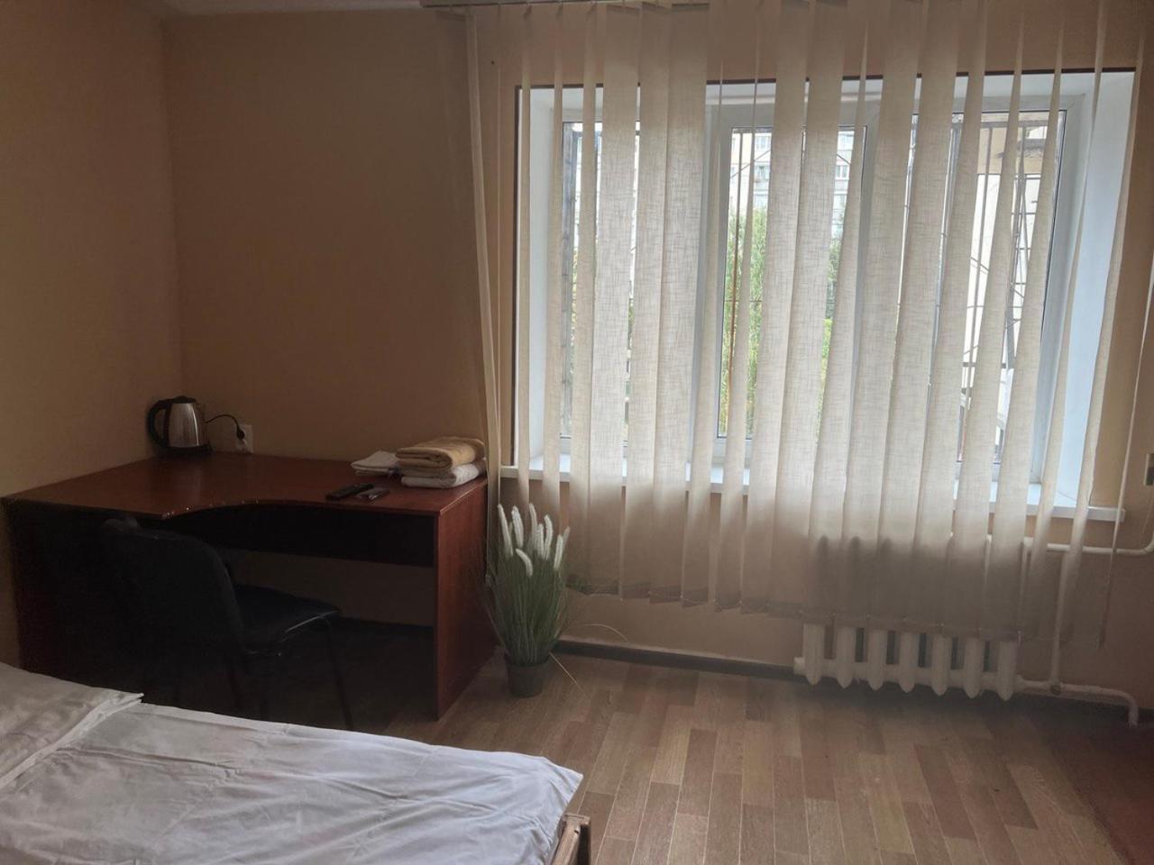 Hostel Krone Gok Zatishok Kijev Kültér fotó